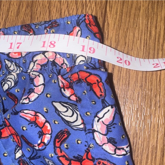 Men’s Size Large Vineyard Vines “7 Inch Chappy Swim Trunks” Shrimp Print - Picture 4 of 8
